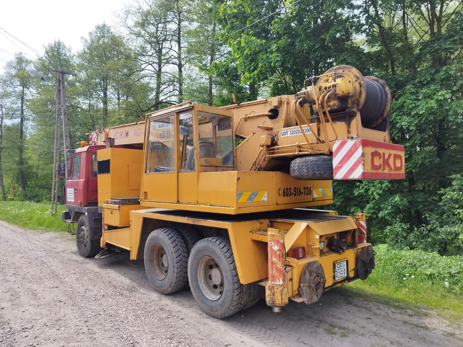 Holowanie DŹWIG wyciąganie aut maszyn usługi Dźwigiem Tatra 6x6 TUSZYN