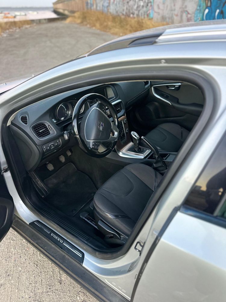 Volvo v40 cross country