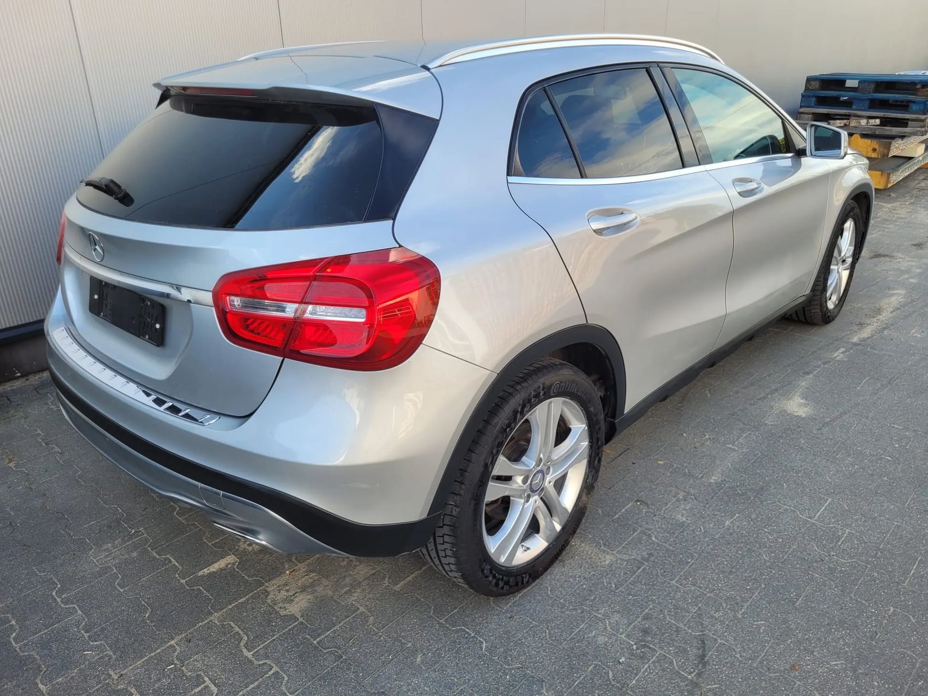 Mercedes-Benz GLA gla 180, gla 200, 1.6 benzyna automat , uszkodzony
