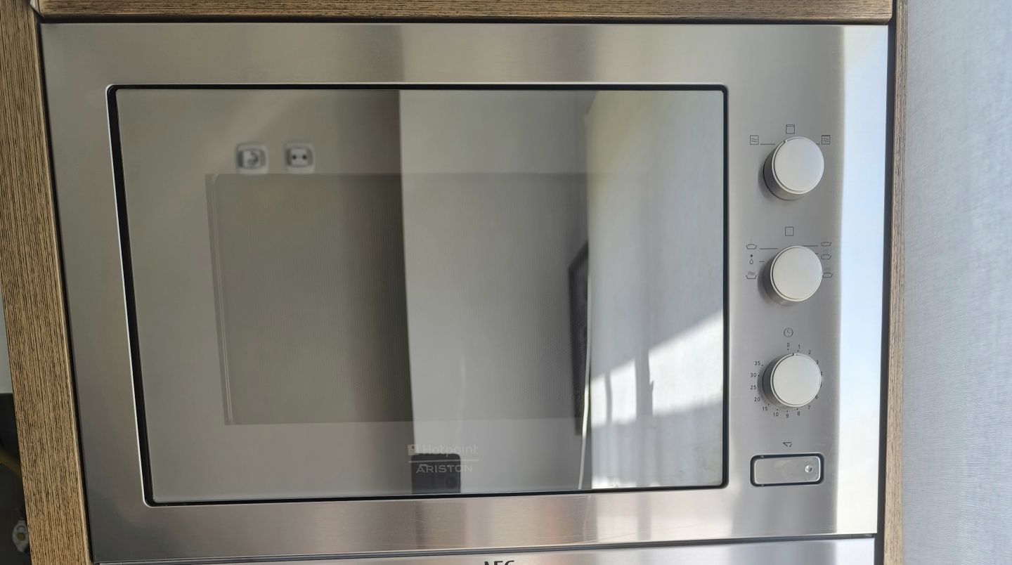 Microondas de encastre Ariston-hotpoint