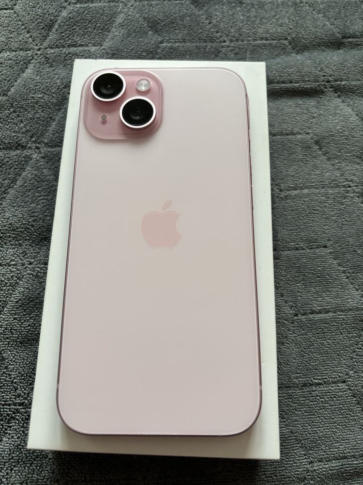 Iphone 15 128gb róż stan idealny cały komplet