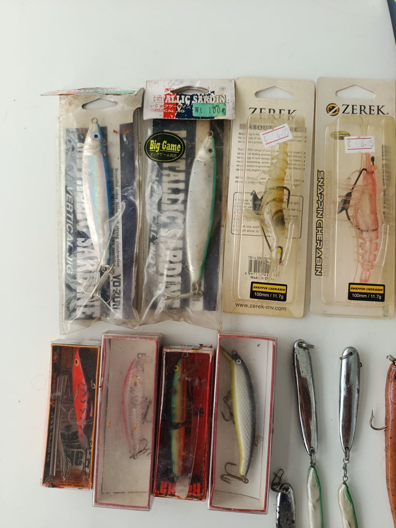 Sortido iscos para pesca ao corrico
