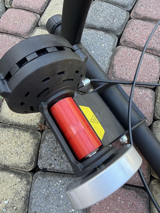 Trenażer rowerowy Btwin In’Ride 100 + podstawka