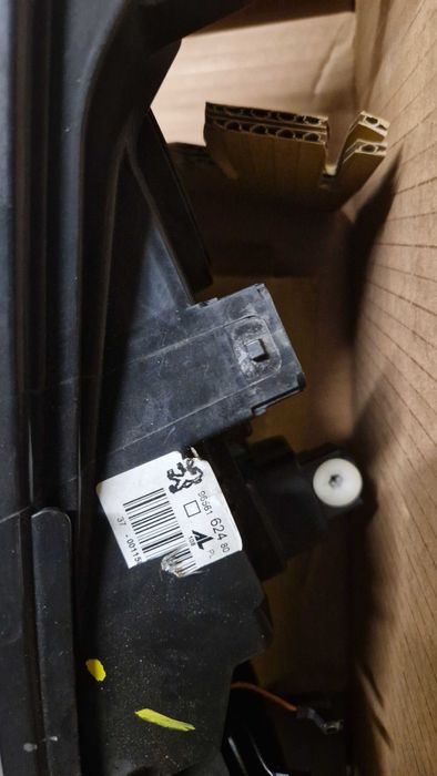 Farol peugeot 308 esquerdo e direito - usados