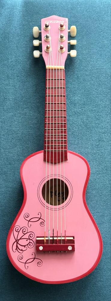 Guitarra de madeira pintada de 53cm nova