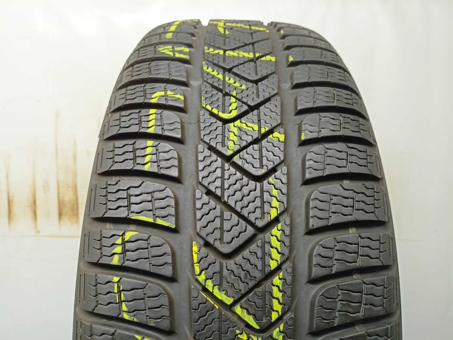 Pirelli SottoZero 3 215/55/17 2023r. 94H 7,4mm (2717)