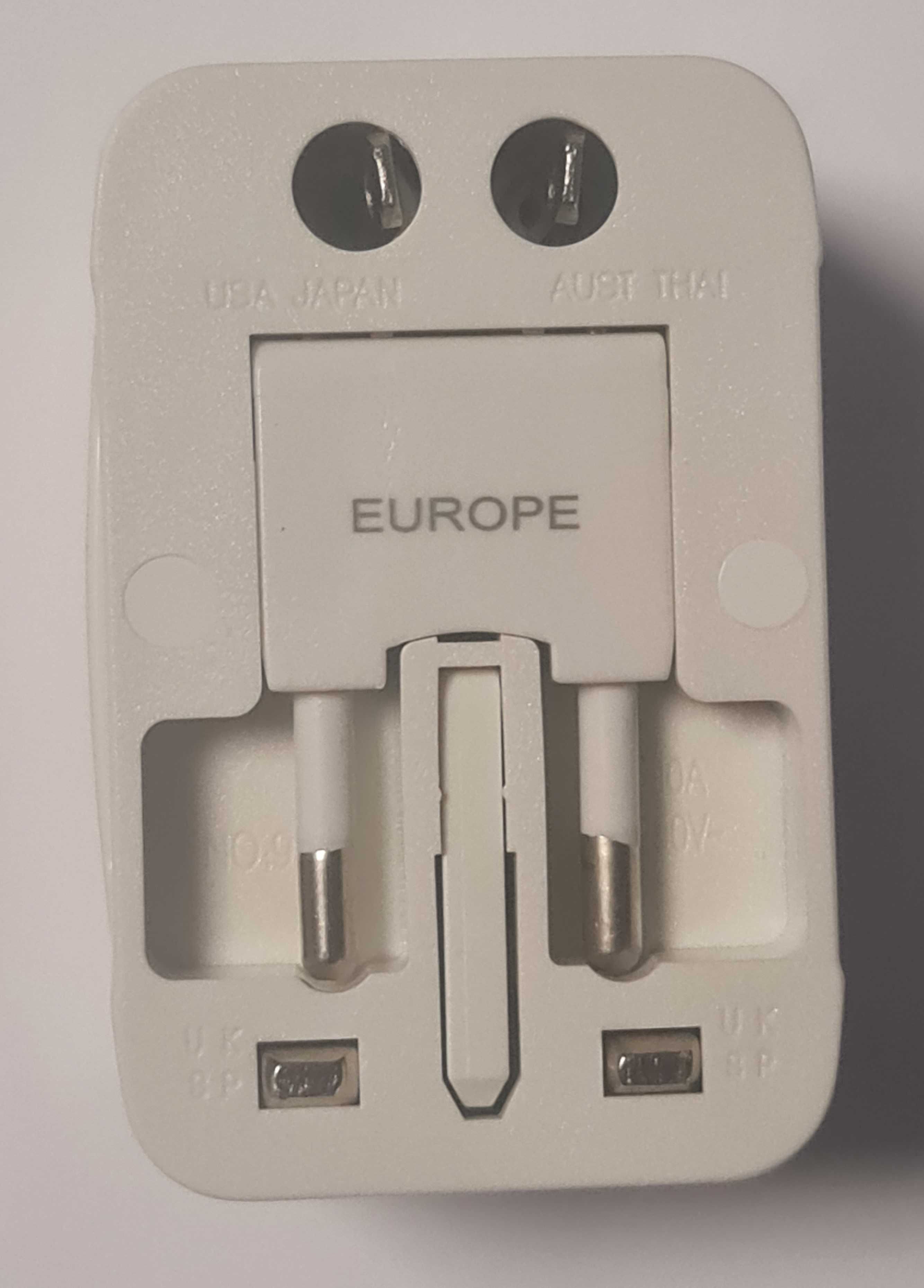 Carregador Adaptador Universal de Viagem