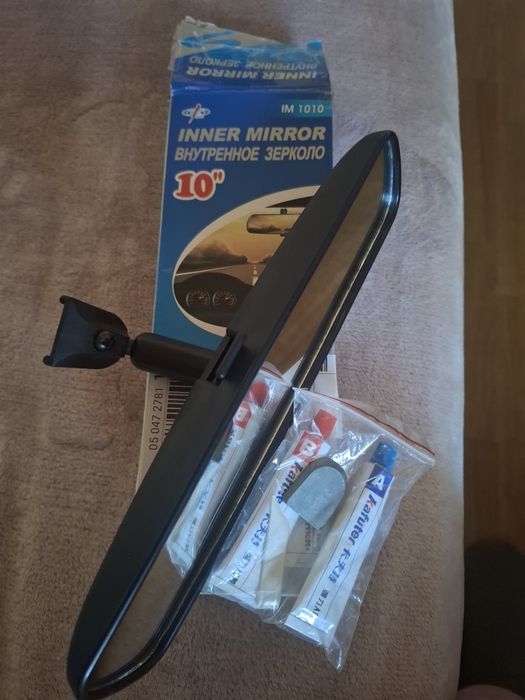 Внутреннее зеркало салона