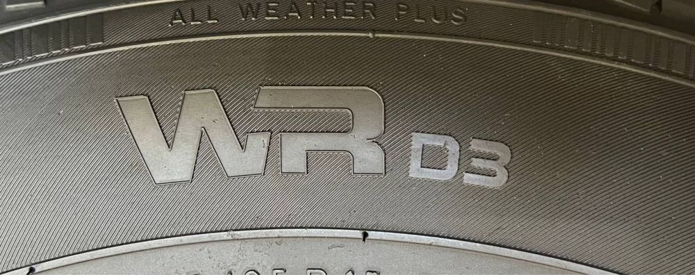 Шины б у 195/65R15 nokian WR D3 зима