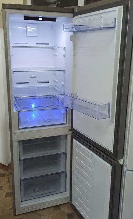 Холодильник Б/В двокамерний