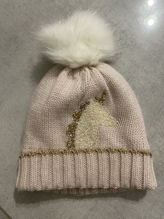 Czapka z jednorozcem i pomponem