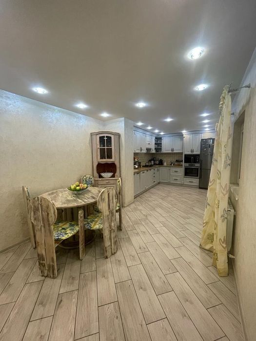 Здається будинок в м.Берегово