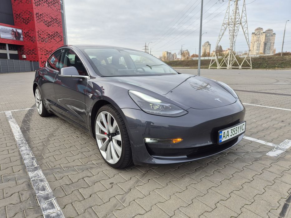 Продам Tesla Model 3