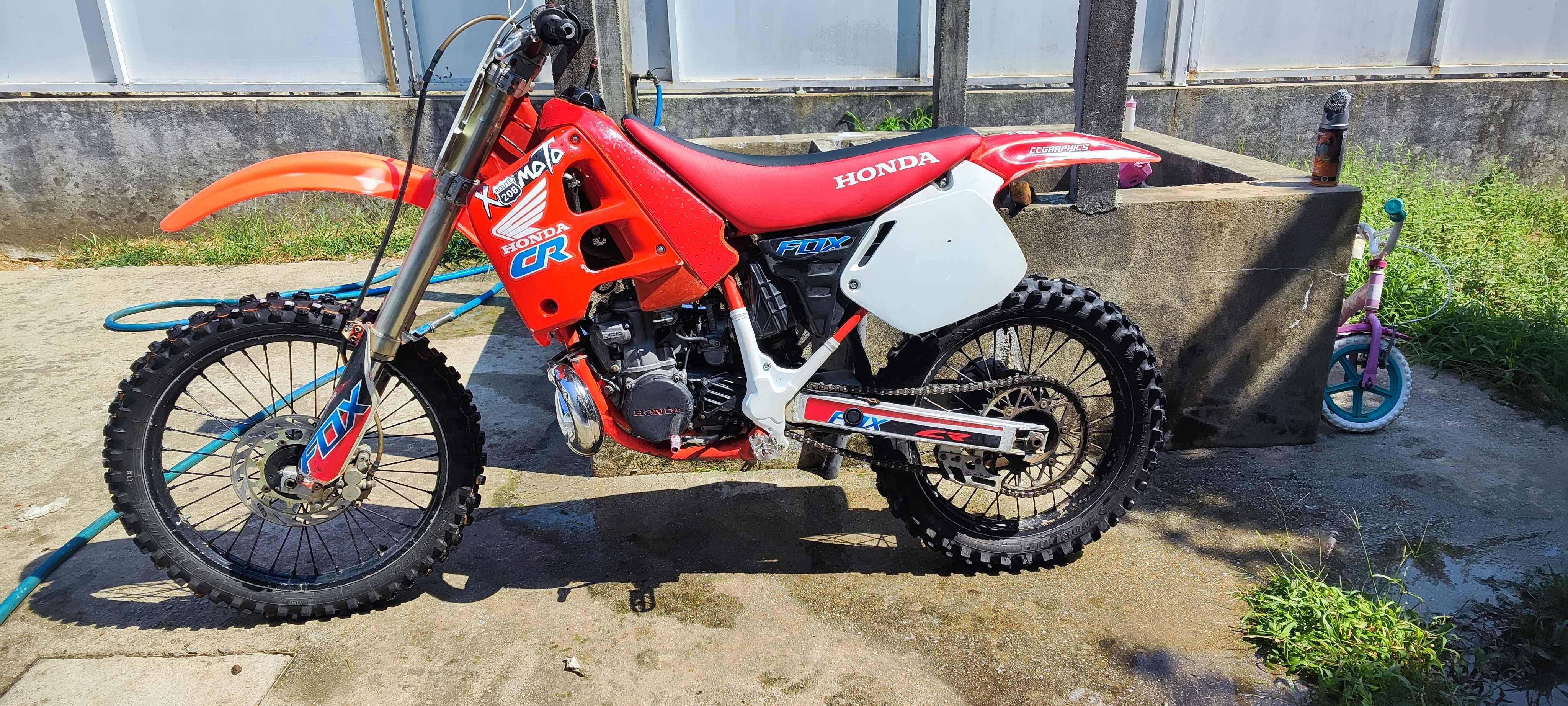 CR 250 2t de 96 pronta a andar revisão feita peneus novos