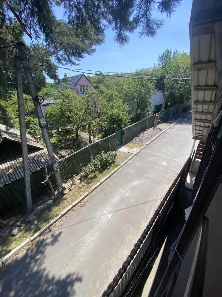 Койко-місце в квартирі біля Податкового університету