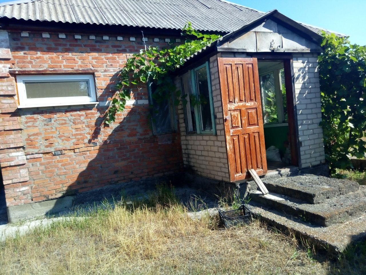 Продажа кирпичного дома в Малиновке у озера