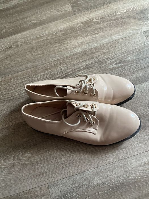 Туфлі жіночі трендового кольору