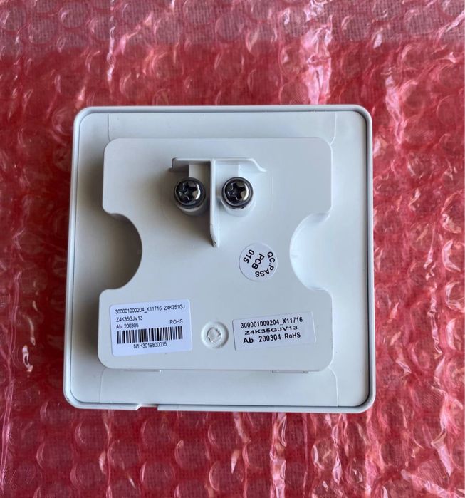 Оригінальні настінні контролери Cooper&Hunter — моделі XK117 і XK60.