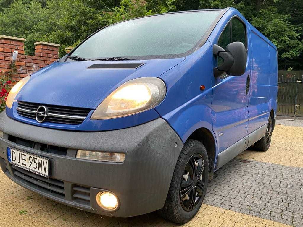 Opel Vivaro Trafic Primastar niski przebieg serwis, dokumentacja warto