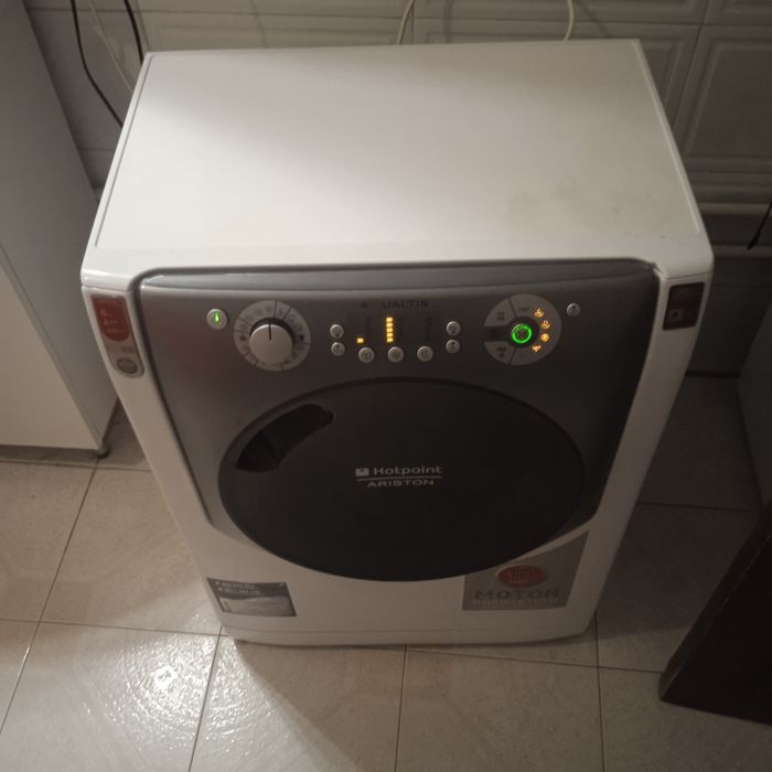 Пральна стиральная машина Ariston 6кг AQS62L09