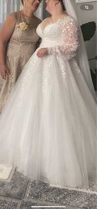 Продам весільне плаття 54р