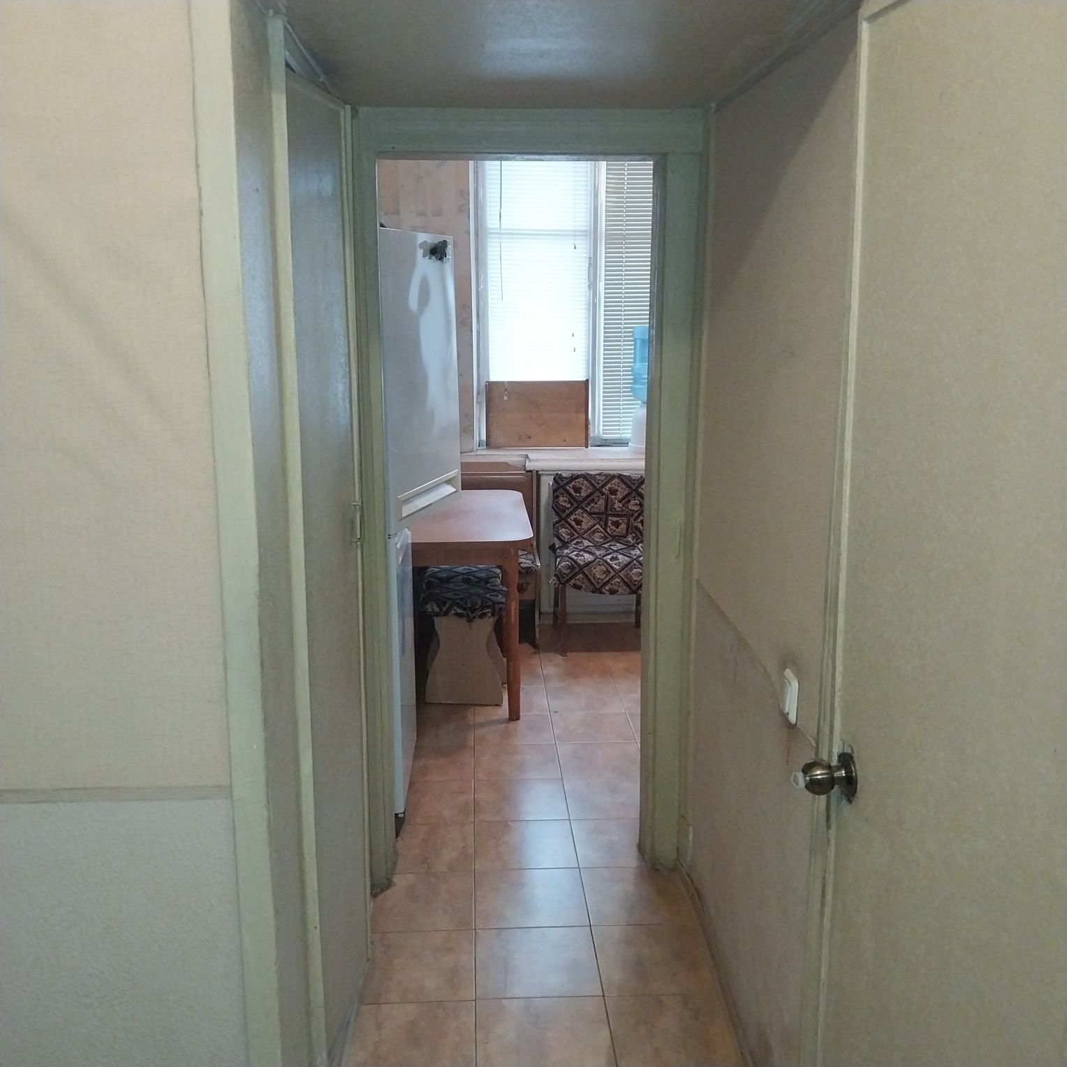 Продається 3 кімнатна квартира, район зуп ТЦ Україна, 2 поверх