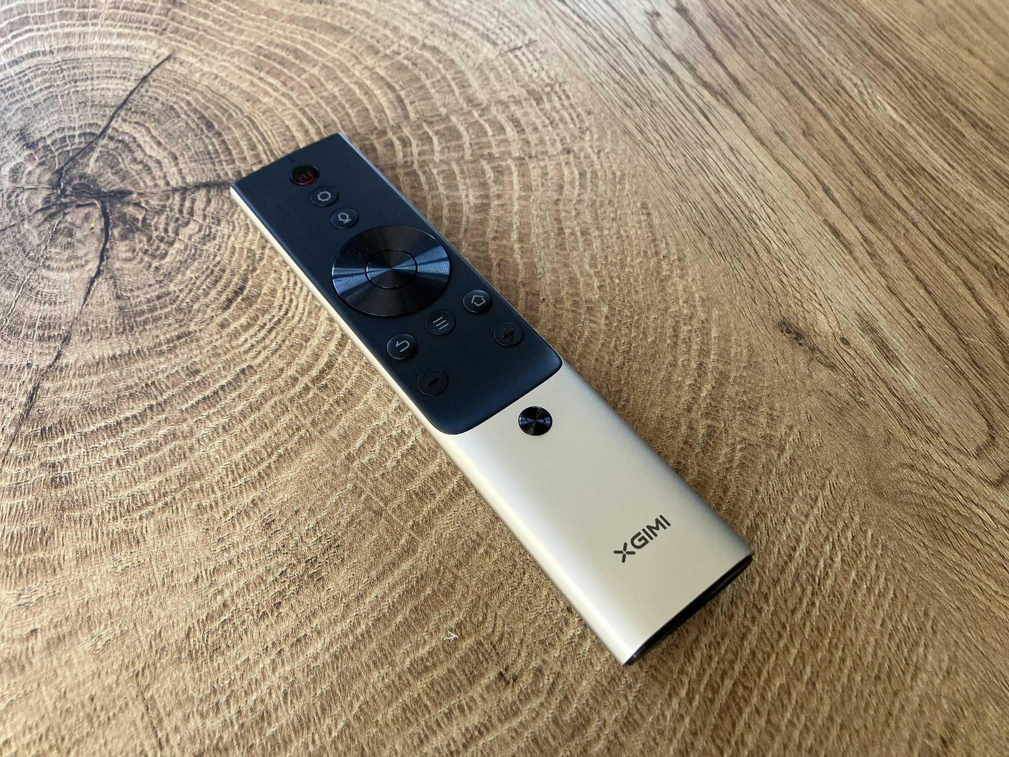 Projektor laserowy wysokiej klasy XGIMI RS 10 Ultra + uchwyt sufitowy