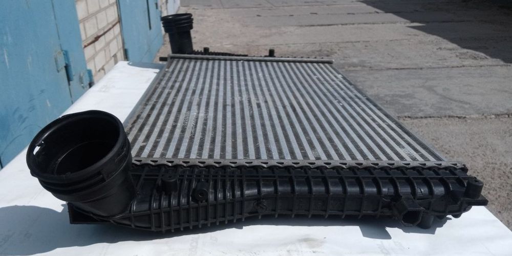 Радиатор интеркулер Volkswagen Тигуан Passat