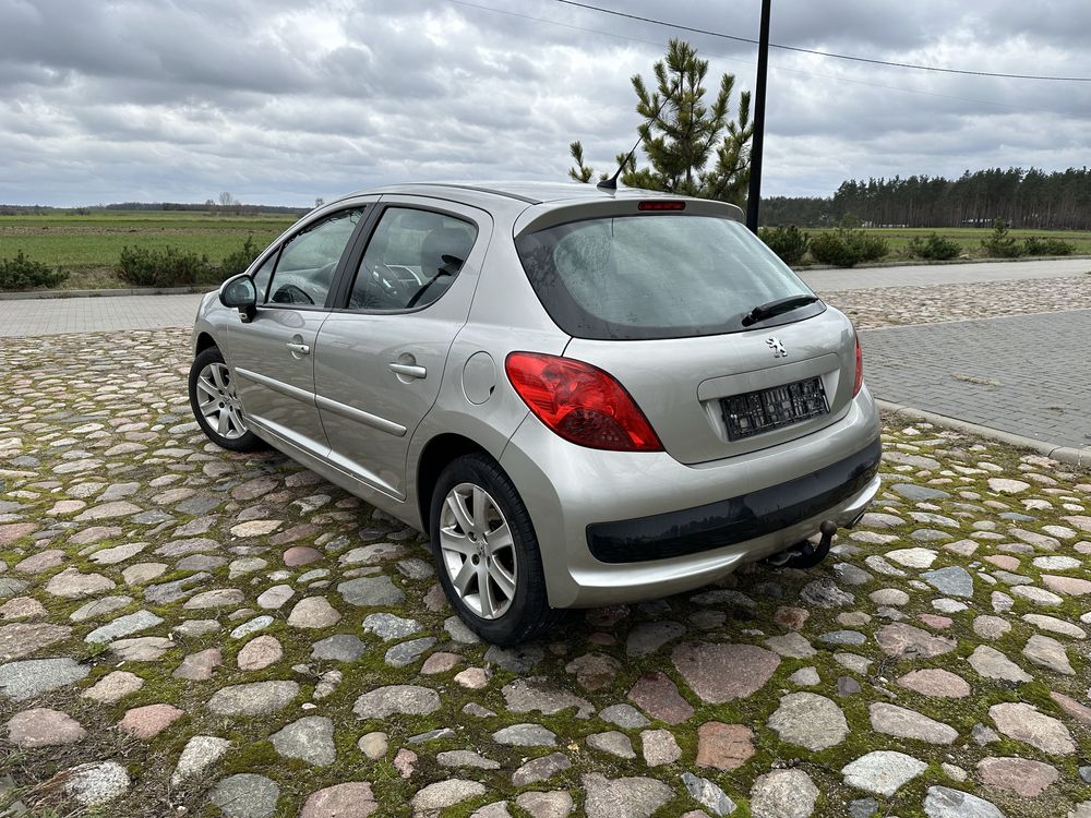 Peugot 207 1.6 benzyna