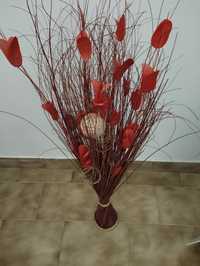 Arranjo floral vermelho