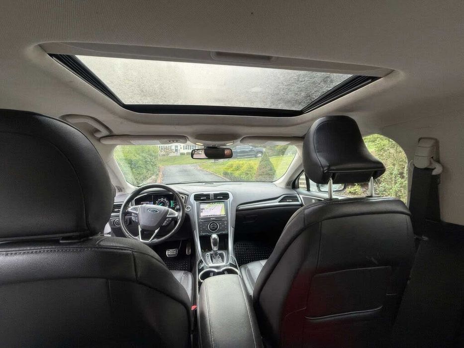 Ford Fusion Titanium      2015