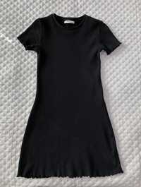 Mała czarna sukienka mini z krótkim rękawkiem z Pull&Bear