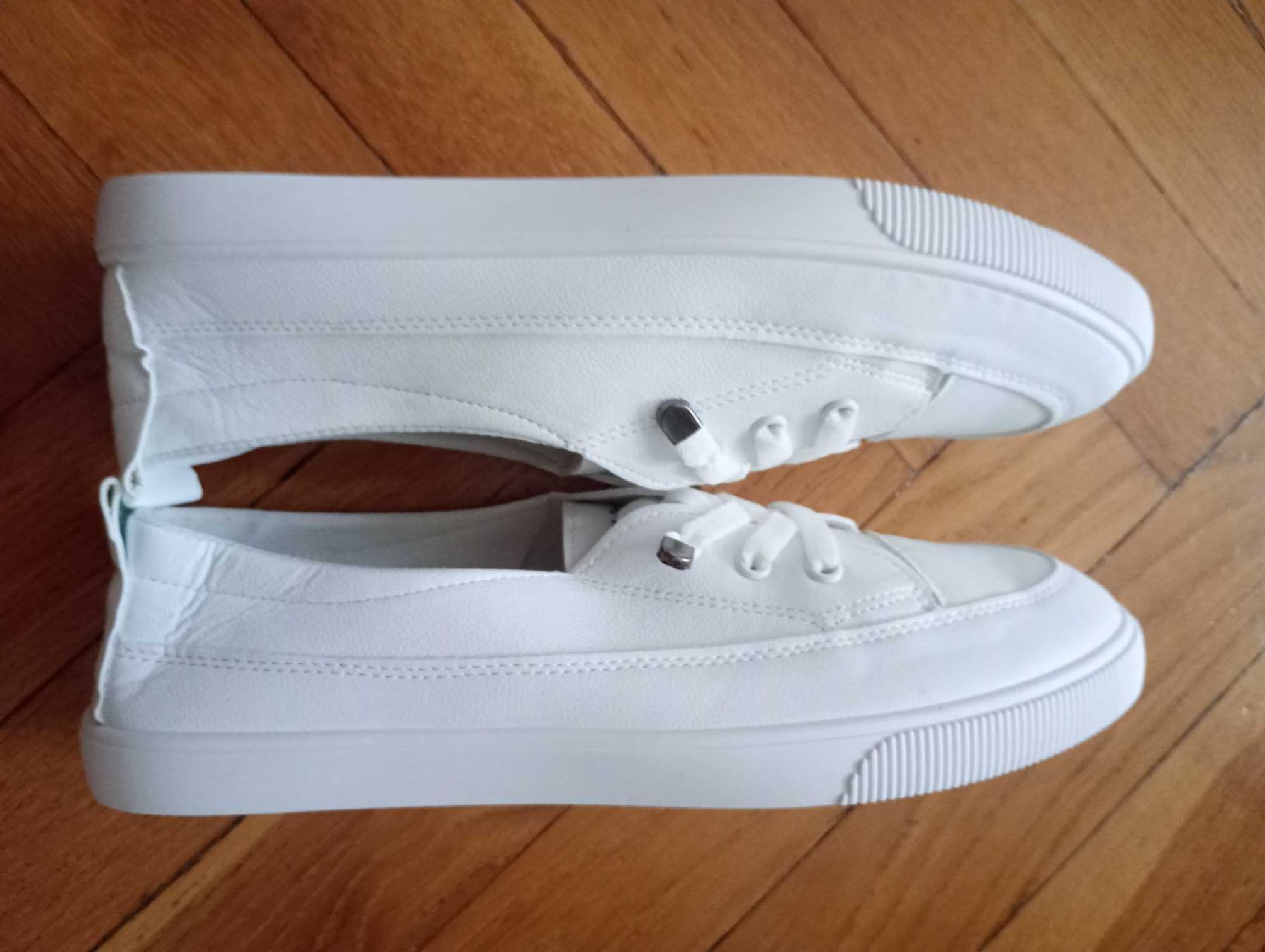 Buty Trampki damskie,kolor białe rozmiar 42 nowe.