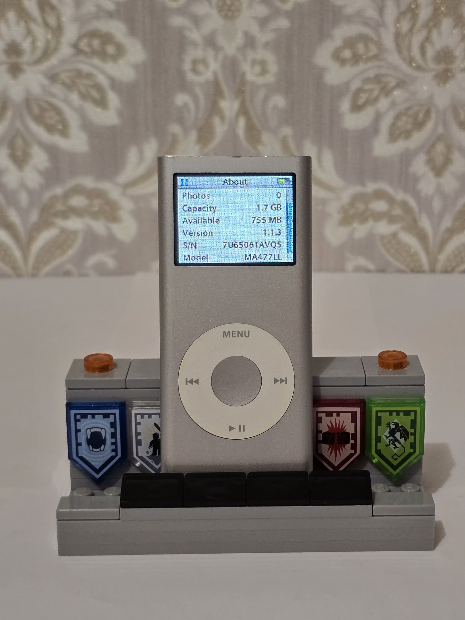 Плеєр Apple iPod Nano 2 2GB Silver