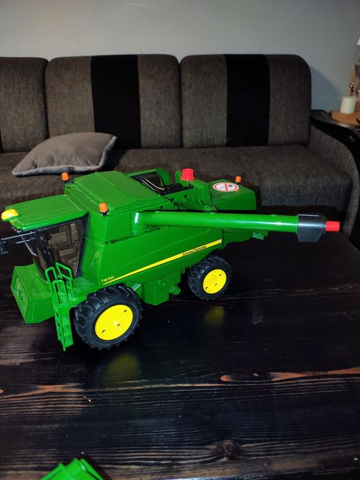 Bruder kombajn John Deere zabawka
