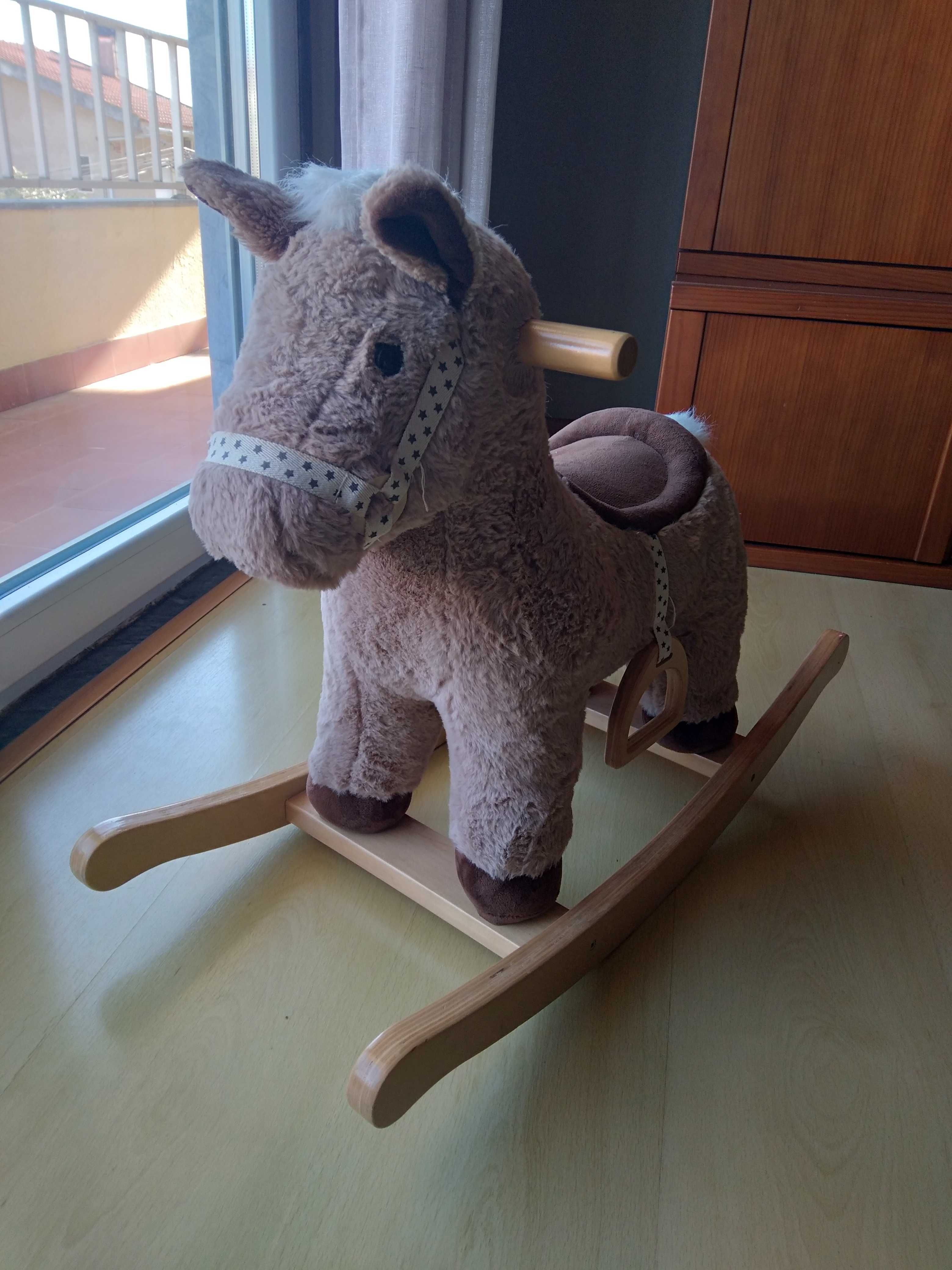 Cavalinho de baloiço de criança como novo