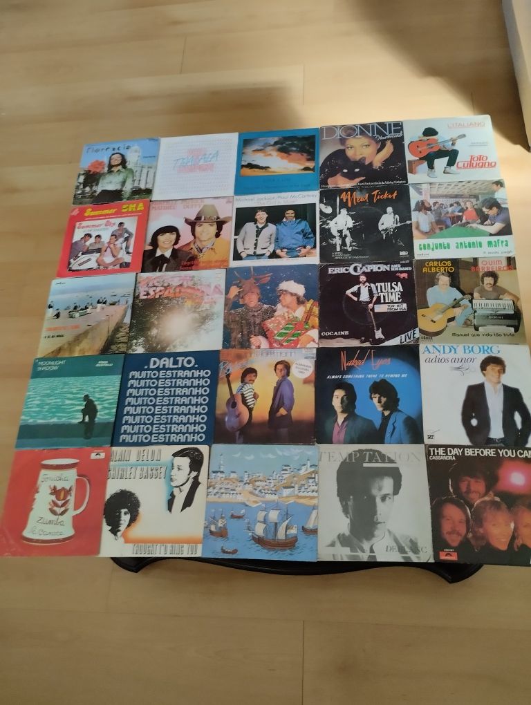 Vários discos de vinil single
