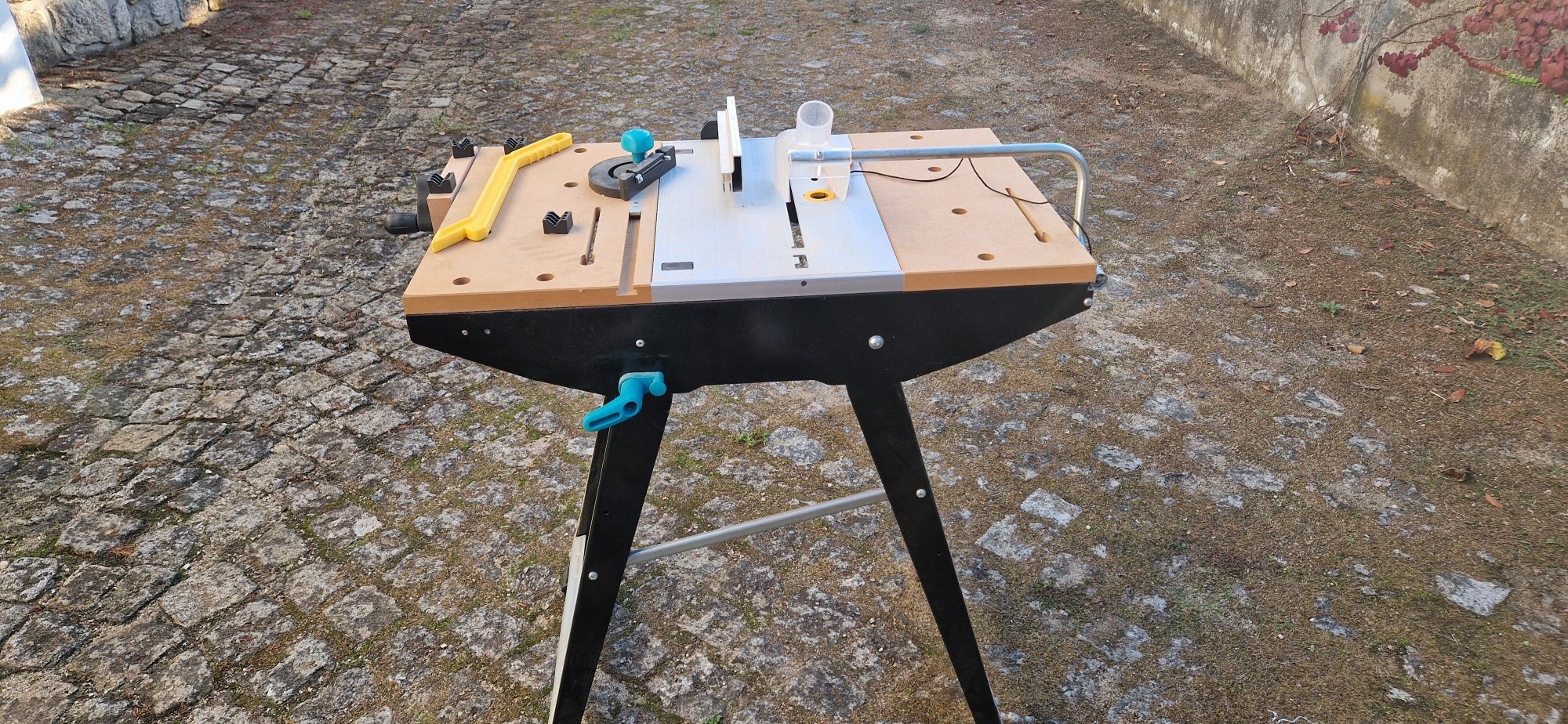 Bancada de trabalho desdobrável WOLFCRAFT MASTER CUT 1500
