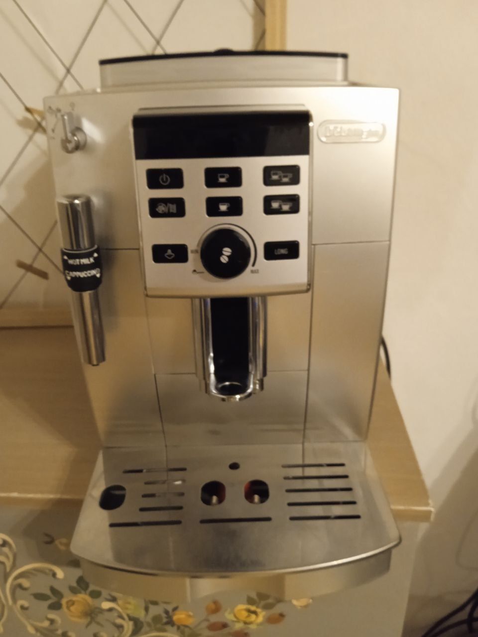 Кавомашина DeLonghi ECAM 13.123 B з Німеччини