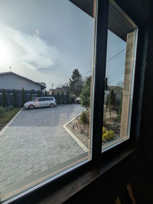 Продам будинок із земельною ділянкою в передмісті