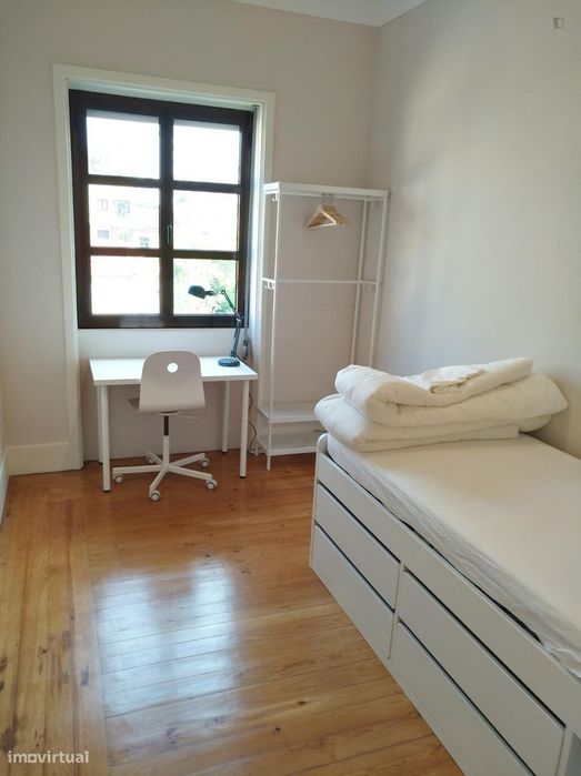 247292 - Friendly single bedroom in close to...