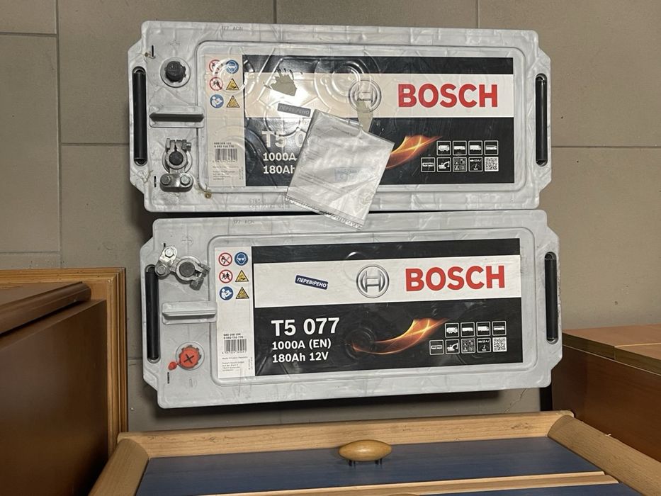 Вантажний акумулятор Bosch 180аh 2шт