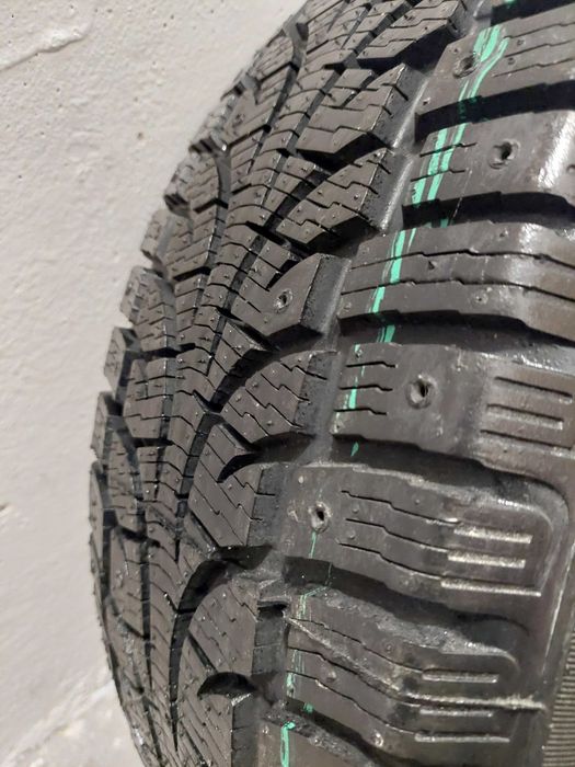 Opony 16 X 60 X 215 zimowe