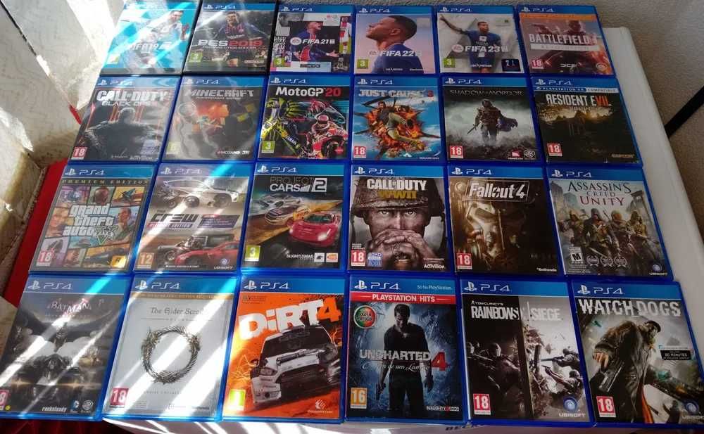 Playstation 4 Consola  1Tb ps4, 2 comandos oficiais + 4  jogos