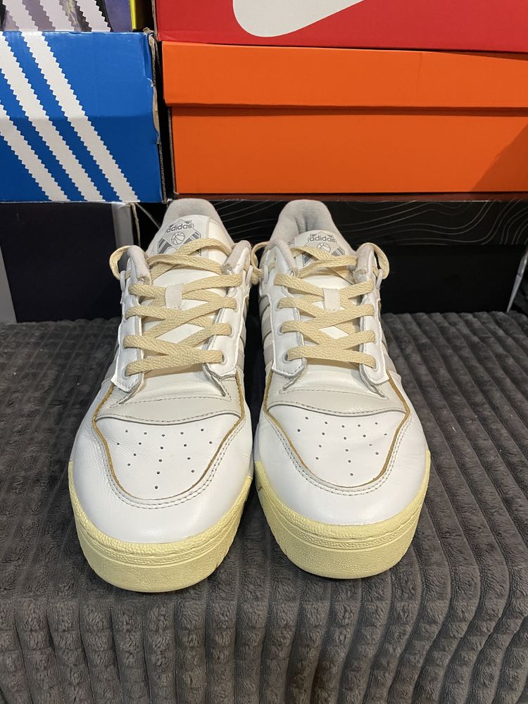 Чоловічі кросівки Adidas Rivalry Low 86 43(27,5см) оригінал