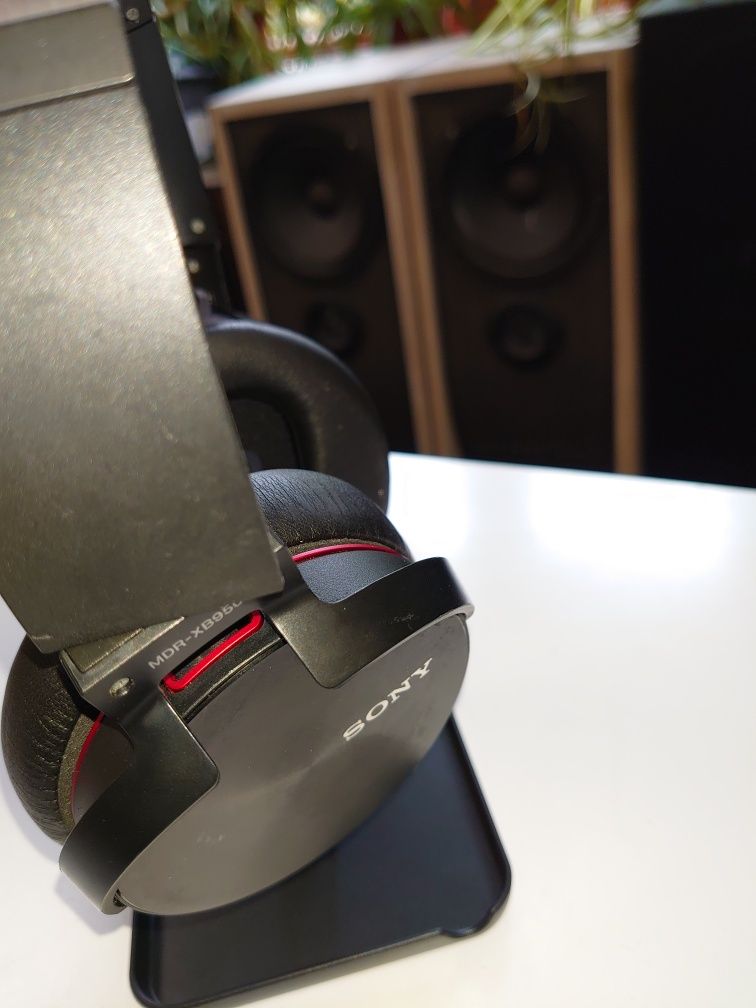 Наушники   полноразмерные от Sound Reality. На базе SONY MDR-XB950