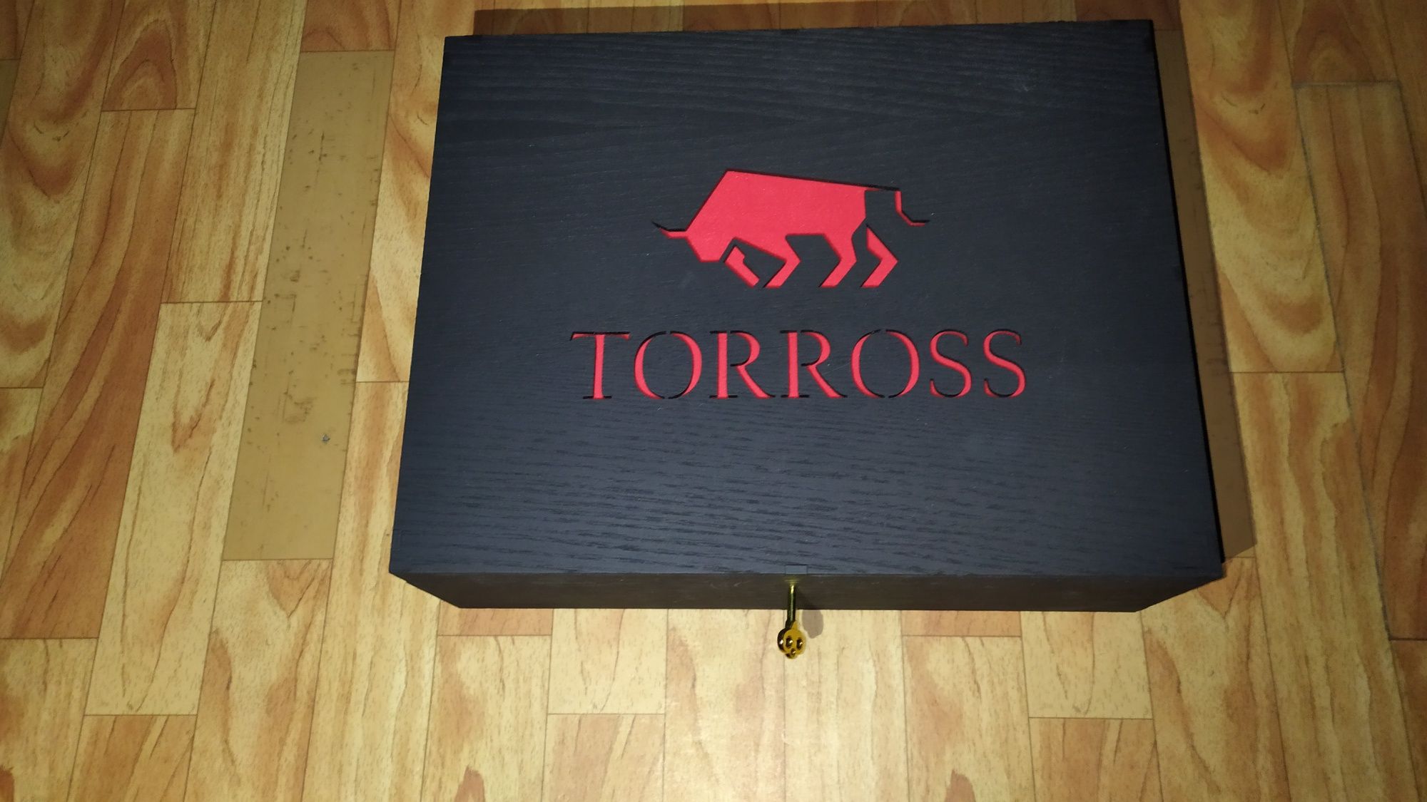 Подарунковий набір для чоловіка у квест коробці TORROSS