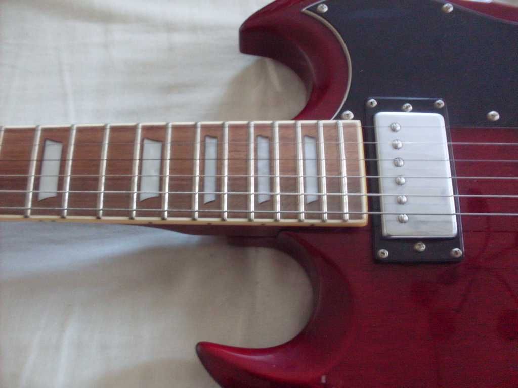 Gitara elektryczna firmy Eagletone typ SG