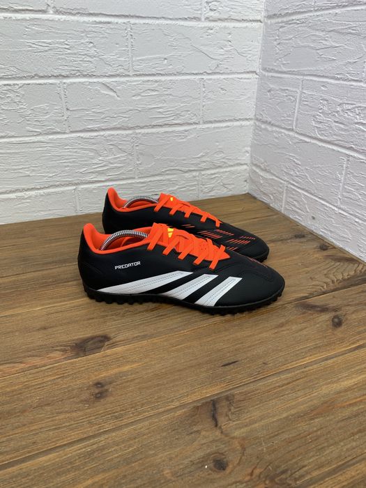 Футбольная обувь adidas predator оригинал 42р сороконожки бутсы