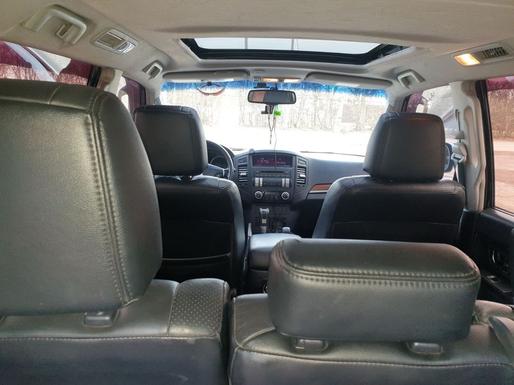 Mitsubishi Pejero Wagon4
